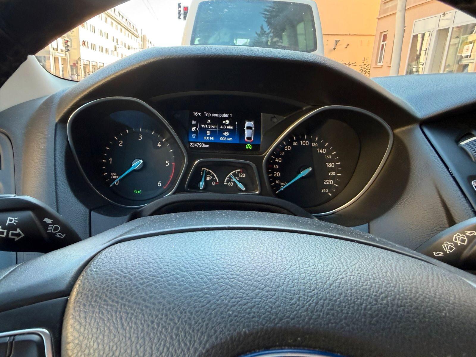 Ford Focus 2015 — photo 7