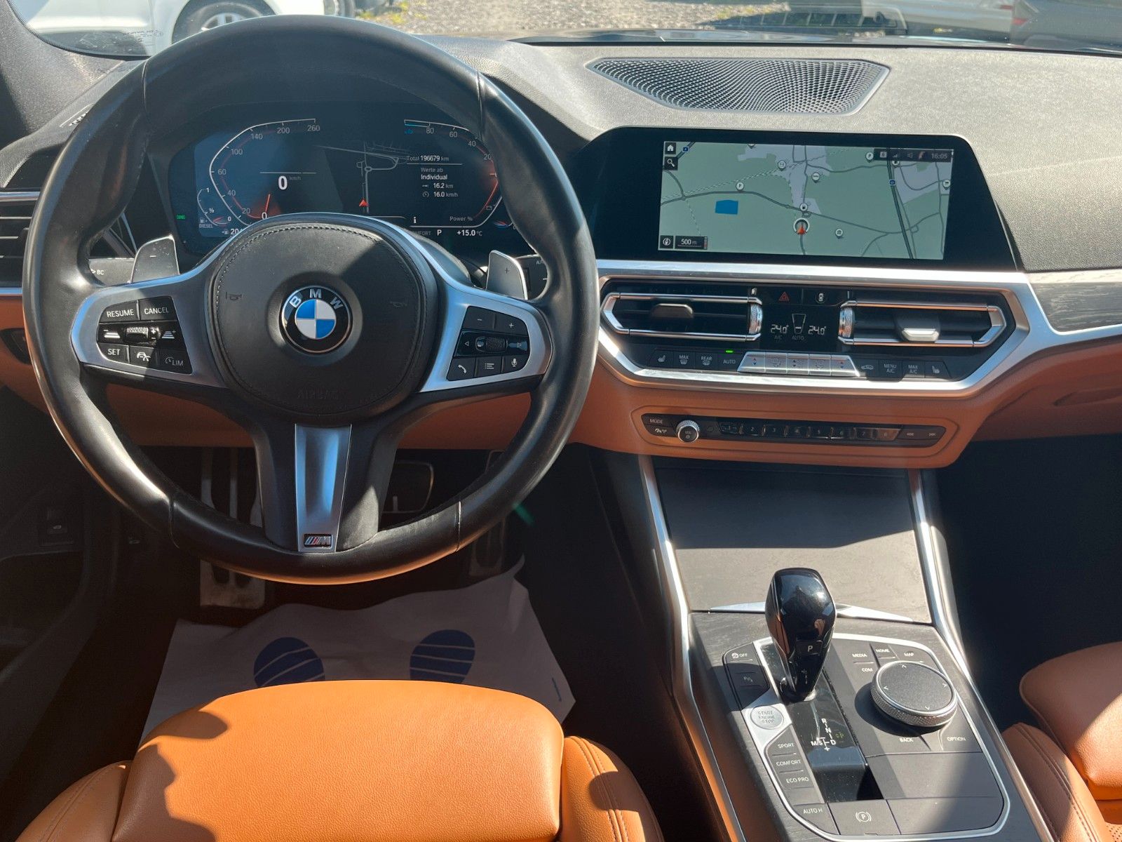 Fahrzeugabbildung BMW 320d Sport-Aut. M SPORTPAKET Navi Leder AHK LED