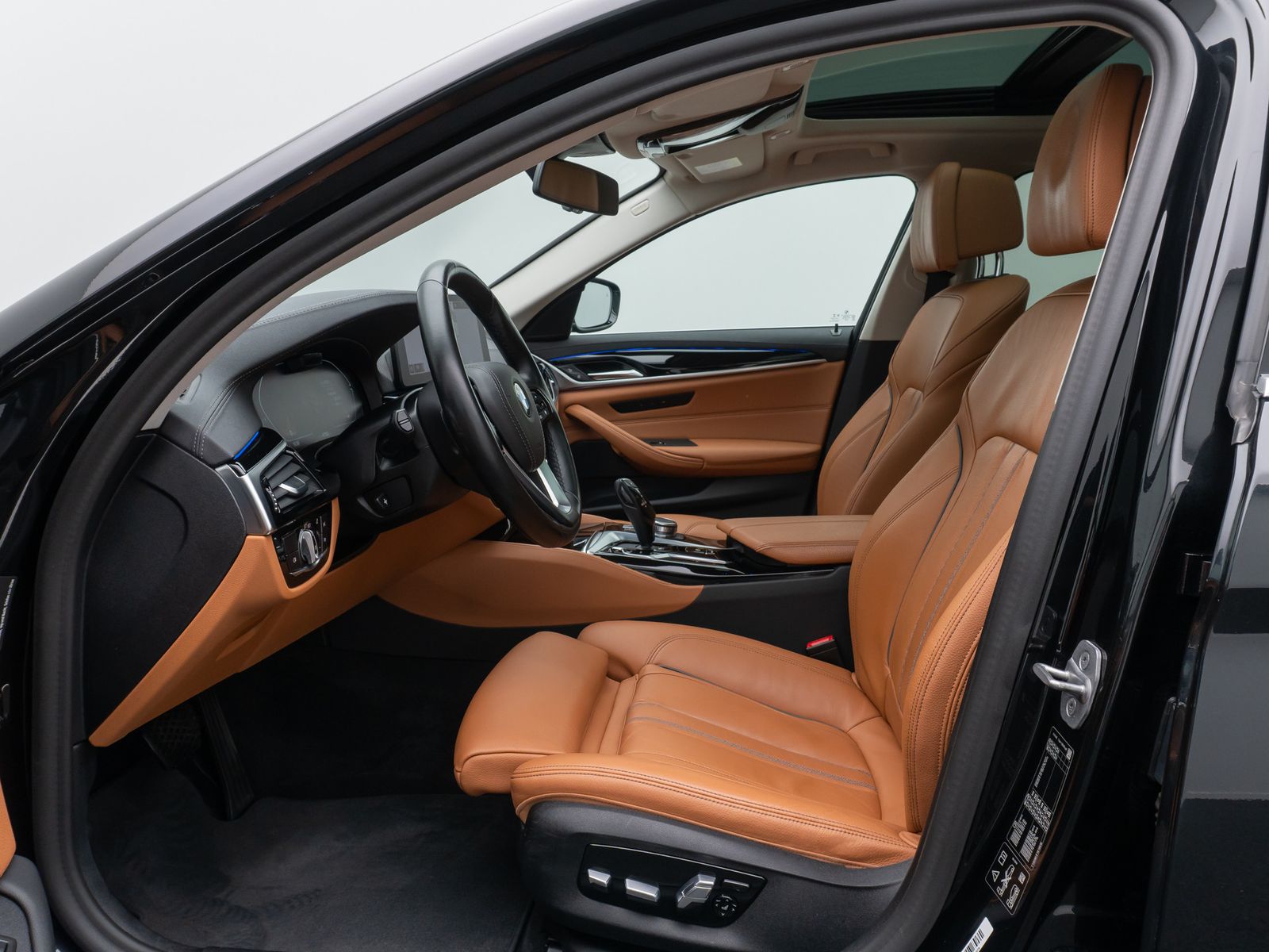 Fahrzeugabbildung BMW 530i xD Luxury Line DAB Kamera HUD HiFi Panorama