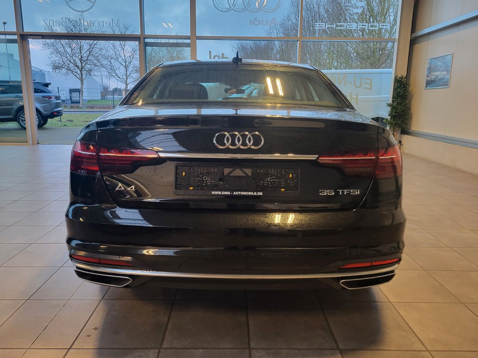 Fahrzeugabbildung Audi A4 Lim. 35 TFSI advanced/ERST 661 km GesamtLaufl