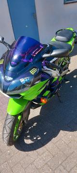 Kawasaki Ninja ZX 9R - Kawasaki ZX-9R Ninja