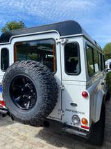 Land Rover Defender 110 TD4 Station Wagon SE SE - Land Rover Defender: Station Wagon