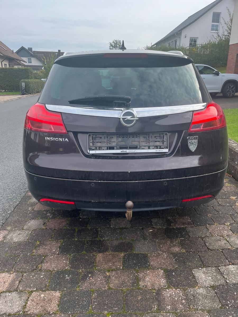 Opel Insignia 2012 — engine 1.956 cm³, 160 HP (118kW)