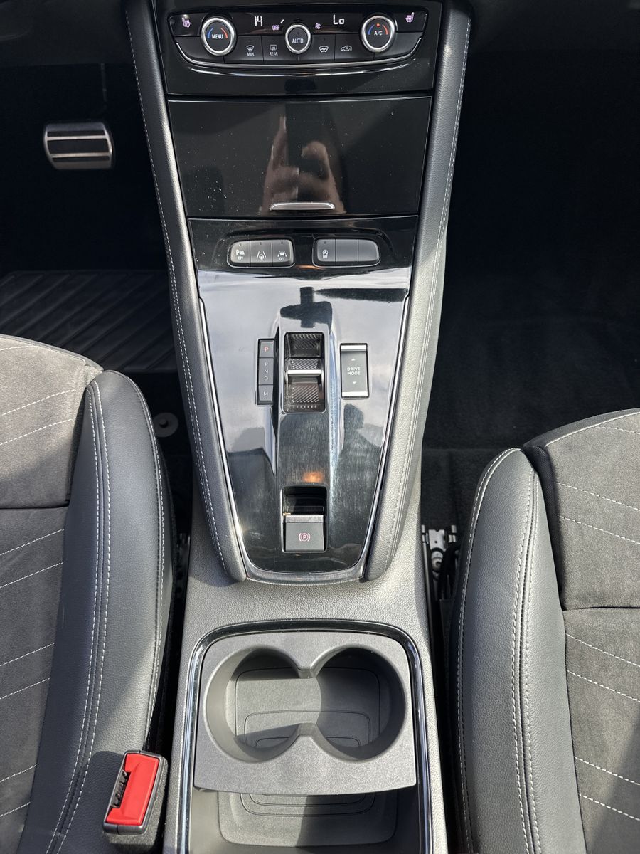 Fahrzeugabbildung Opel Grandland (X) 1.5 D Elegance NAV+MATRIX+ACC+AHK