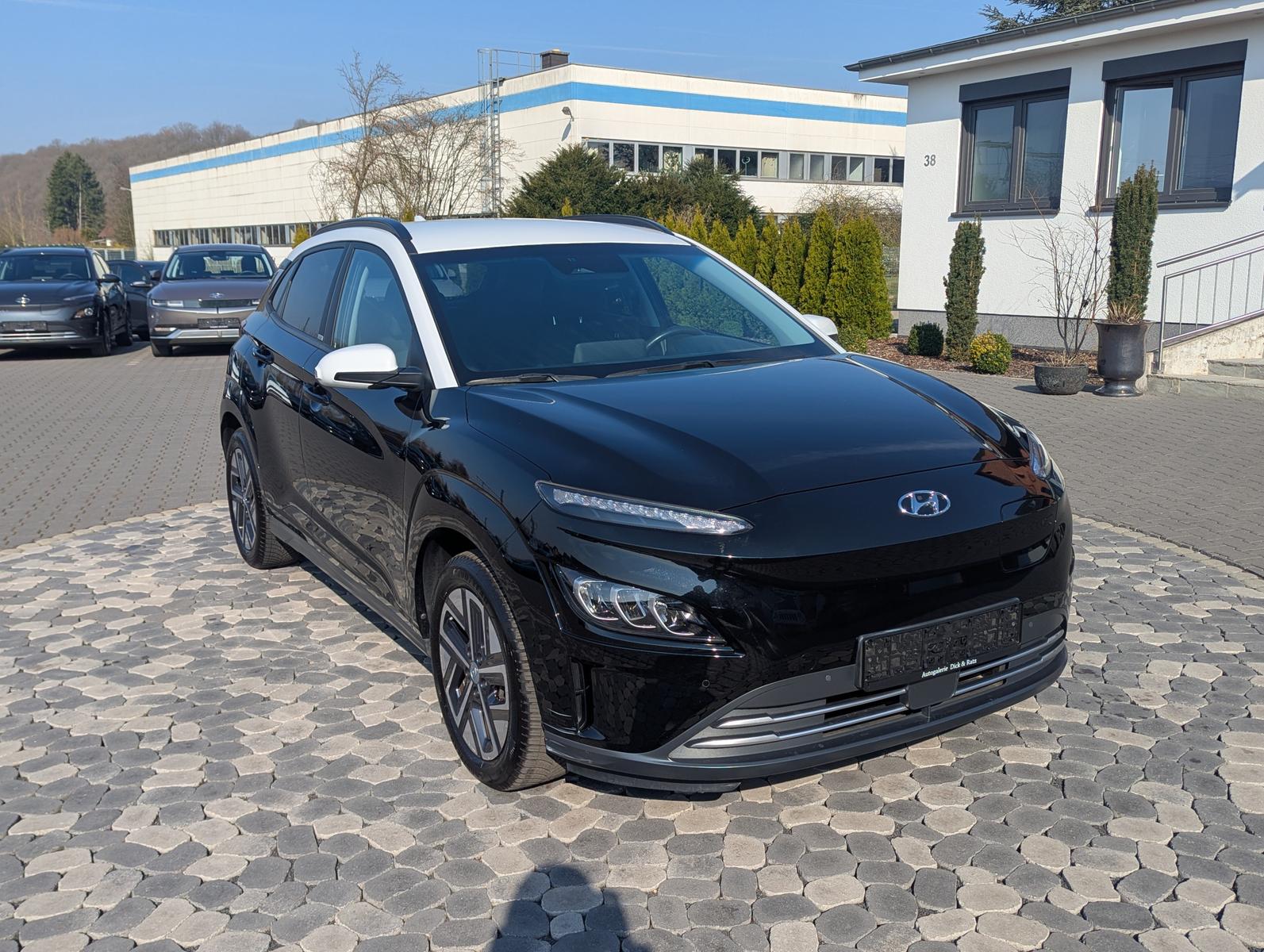 Hyundai Kona Elektro Trend LED NAVI ACC CAM WÄMPU SHZ LH