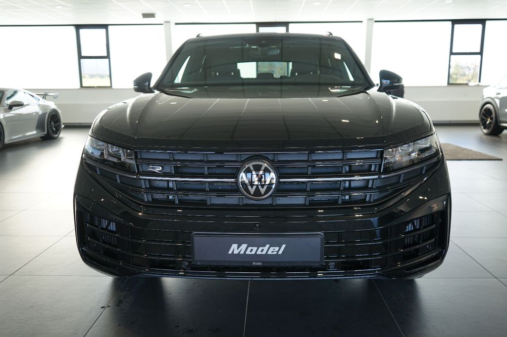 VW Touareg R eHybird | Pano | AHK | Dynaudio VW Touareg R eHybird | Pano | AHK | Dynaudio