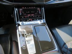 AUDI Q8 50 TDI quattro S-LINE competition plus Matrix AUDI Q8 50 TDI quattro S-LINE competition plus Matrix