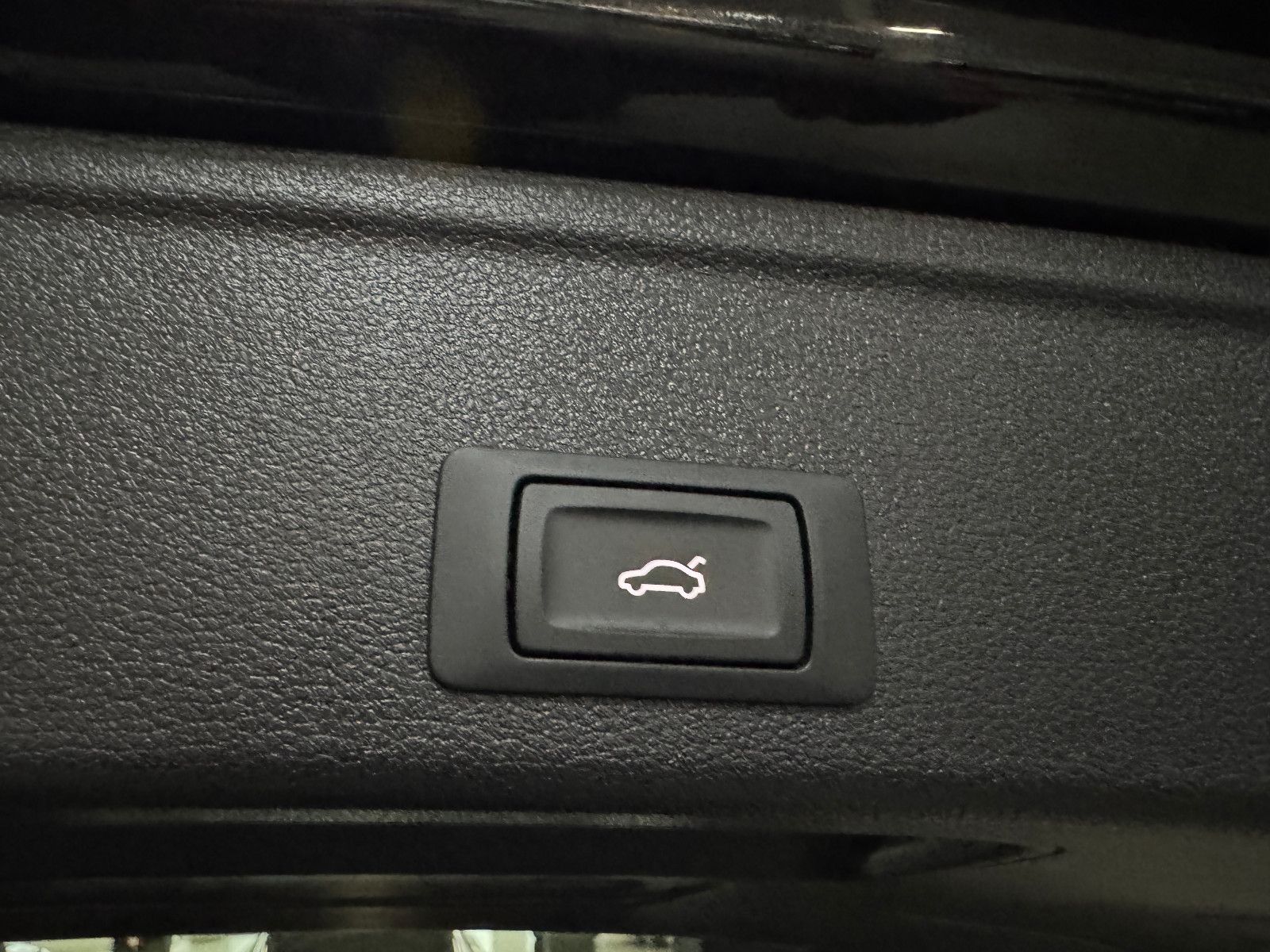 Fahrzeugabbildung Audi A4 45 TDI QUATTRO 2X S-LINE BLACK EDITION 19´RS