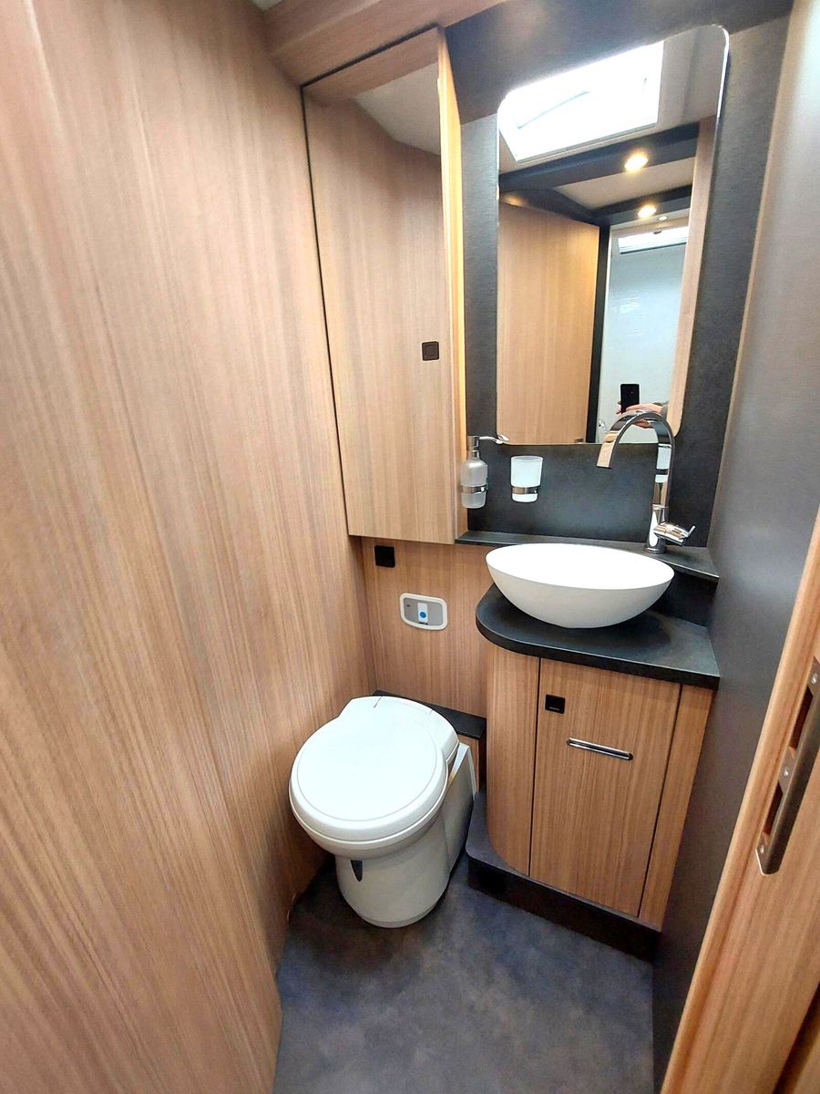 Fahrzeugabbildung Malibu I 470 RB LE K comfort Mercedes 2026 Assistenz