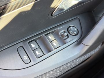 Peugeot 2008 BUSINESS Benzin 100 Allwetterreifen