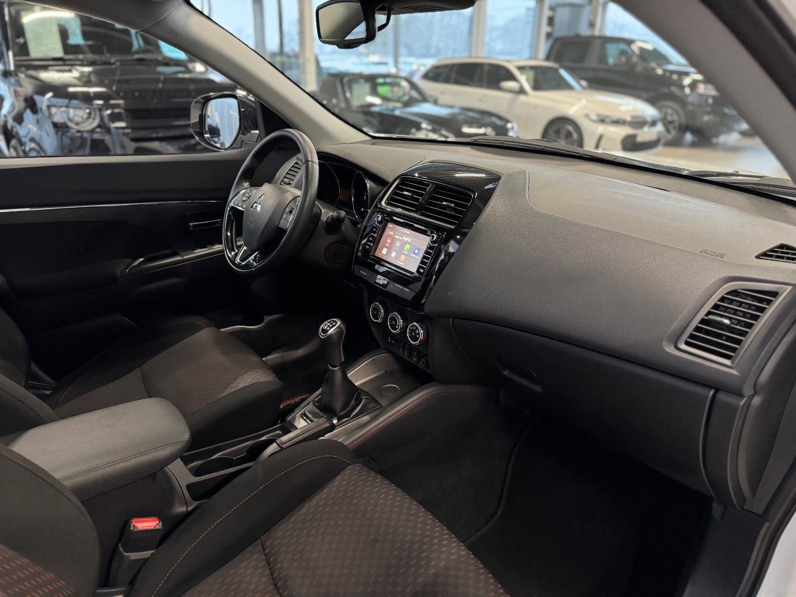 Fahrzeugabbildung Mitsubishi ASX 1.6 Edition+ Black-Paket 2WD "AHK Sitzheizg"