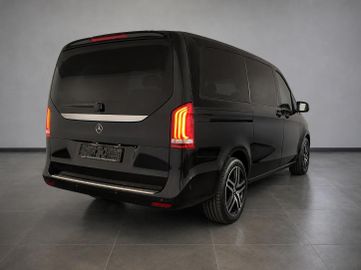 Mercedes V 220 - 7