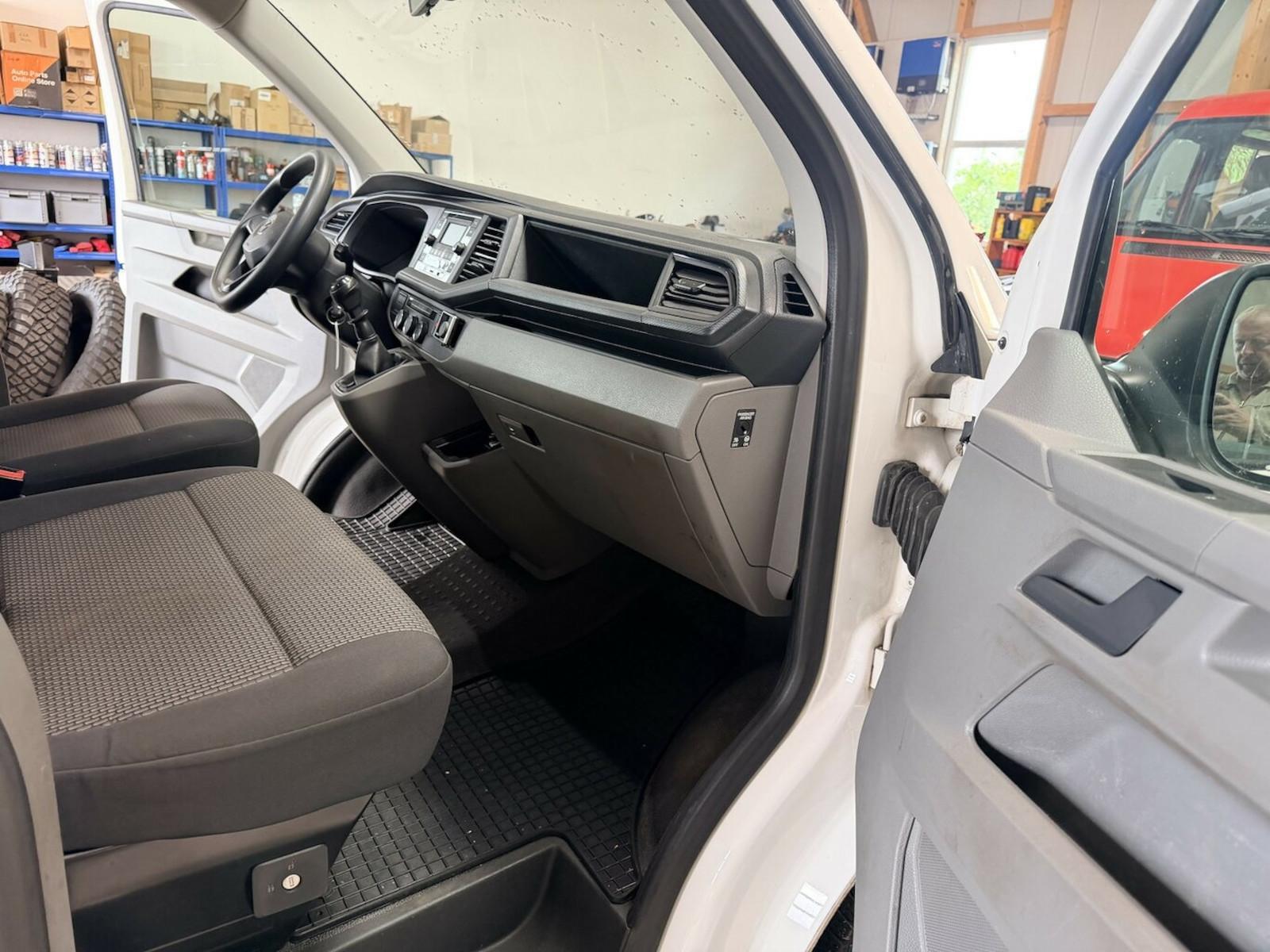 Volkswagen T6 andere T6.1 2.0 TDI Kasten 6-Sitzer lang 1. Hand, миниатюра 10