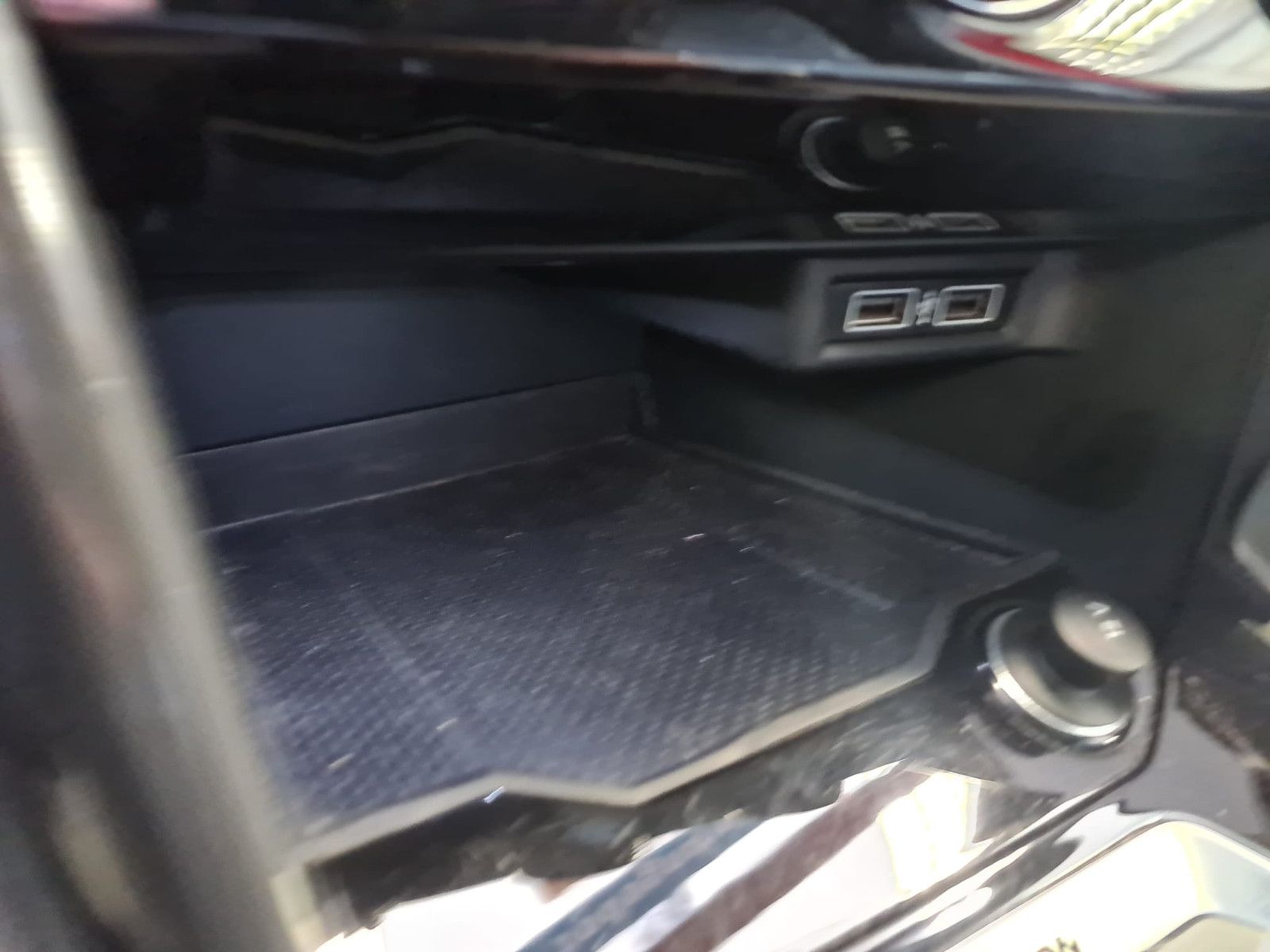 Fahrzeugabbildung Volkswagen T-Roc Sport 4Motion / NAVI / LED / KAMERA