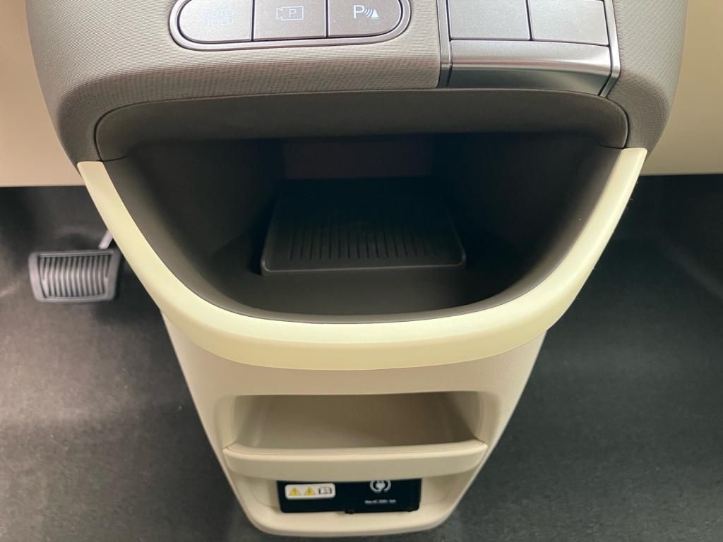 Fahrzeugabbildung Hyundai INSTER EV 49 kWh Prime WPumpe SpurW KlimaA Navi