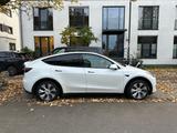 Tesla Model Y Hinterradantrieb RWD RWD - Tesla Model Y in Düsseldorf