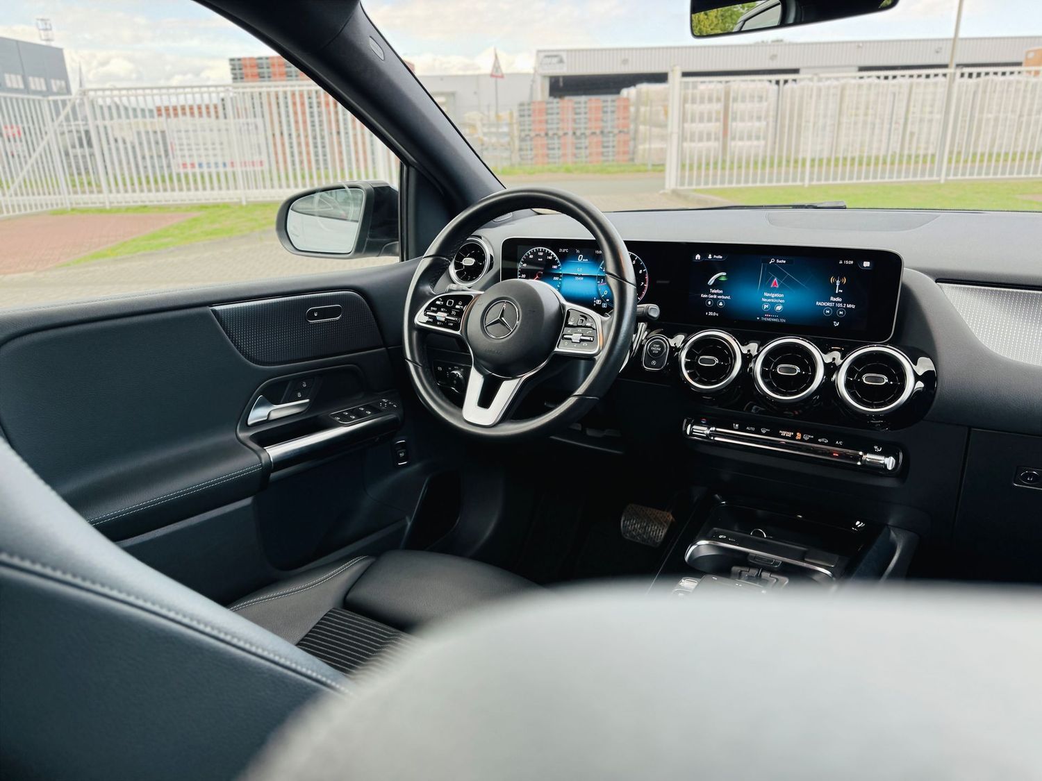 Fahrzeugabbildung Mercedes-Benz B 180 PROGRESSIVE & NIGHT, Autom., LED, EPH, Nav
