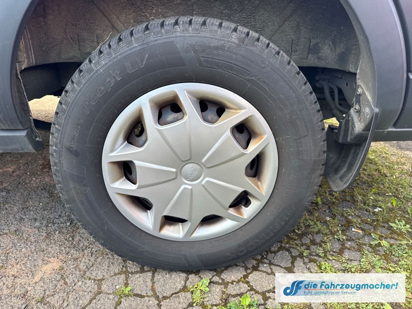 Fahrzeugabbildung Ford Transit Kombi 350 L3 Trend 2.0 TDCi *MOTORSCHADE