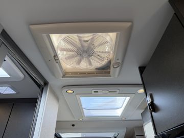 HYMER ERIBA HYMERCAR ML-T CrossOver 570 Winterpaket TV Leder