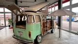 Volkswagen T2 BR Camper mit HOCHDACH - Volkswagen grün