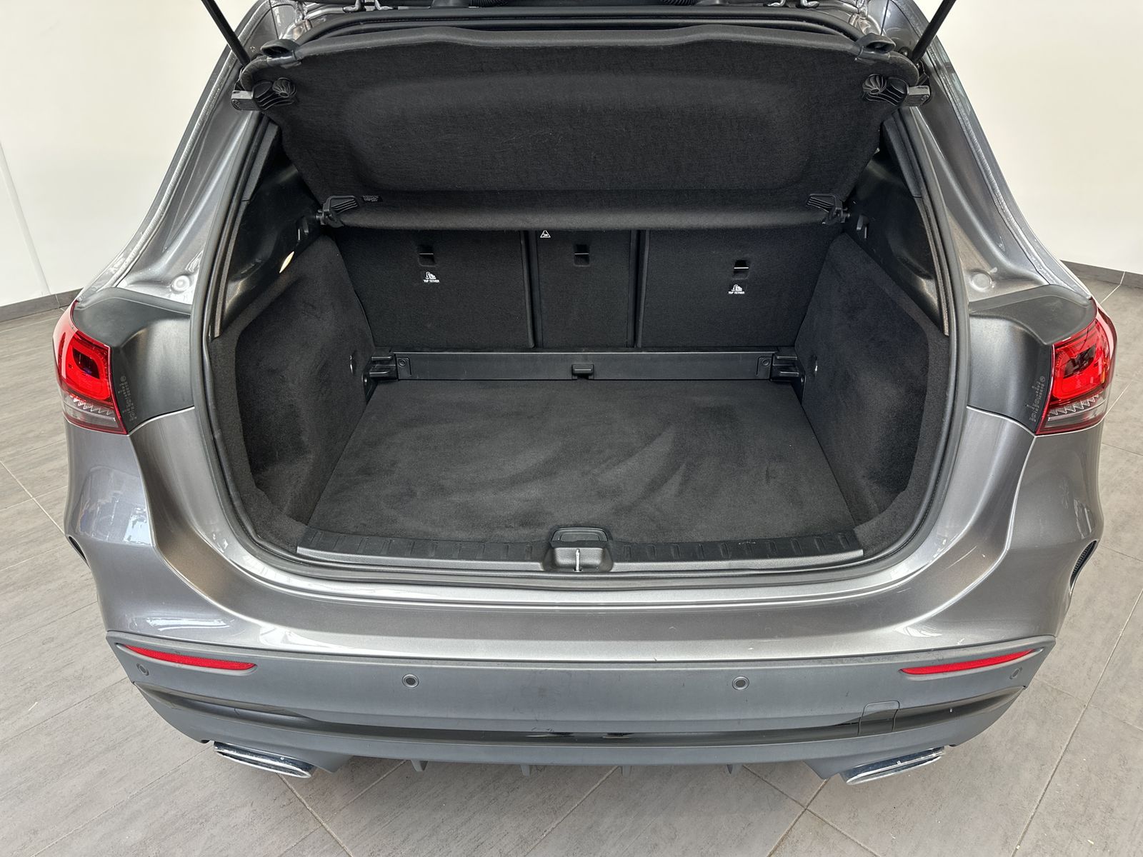 Fahrzeugabbildung Mercedes-Benz GLA 220d AMG Line NAV+MATRIX+KAMERA+PANO