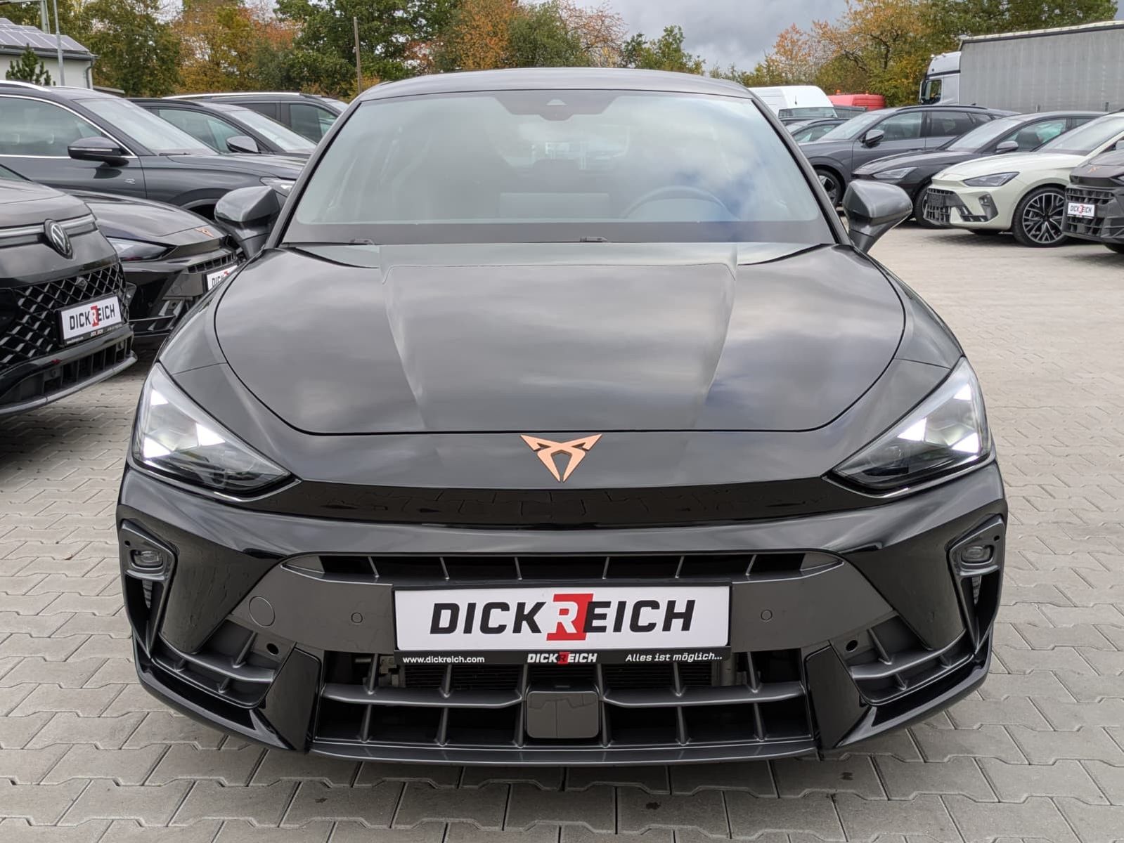 Fahrzeugabbildung CUPRA Leon 2.0 TDI MATRIX*Dinamica*Sennheiser*Int.DRIV