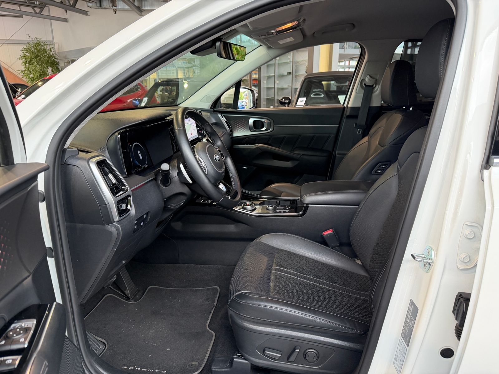 Fahrzeugabbildung Kia Sorento Hybrid HEV Spirit 2WD LEDER LED NAV 19"
