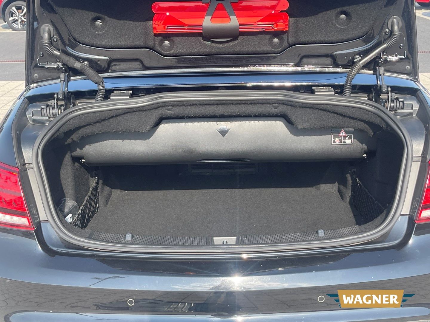 Fahrzeugabbildung Mercedes-Benz E 400 Cabrio AMG Paket Sportsitze