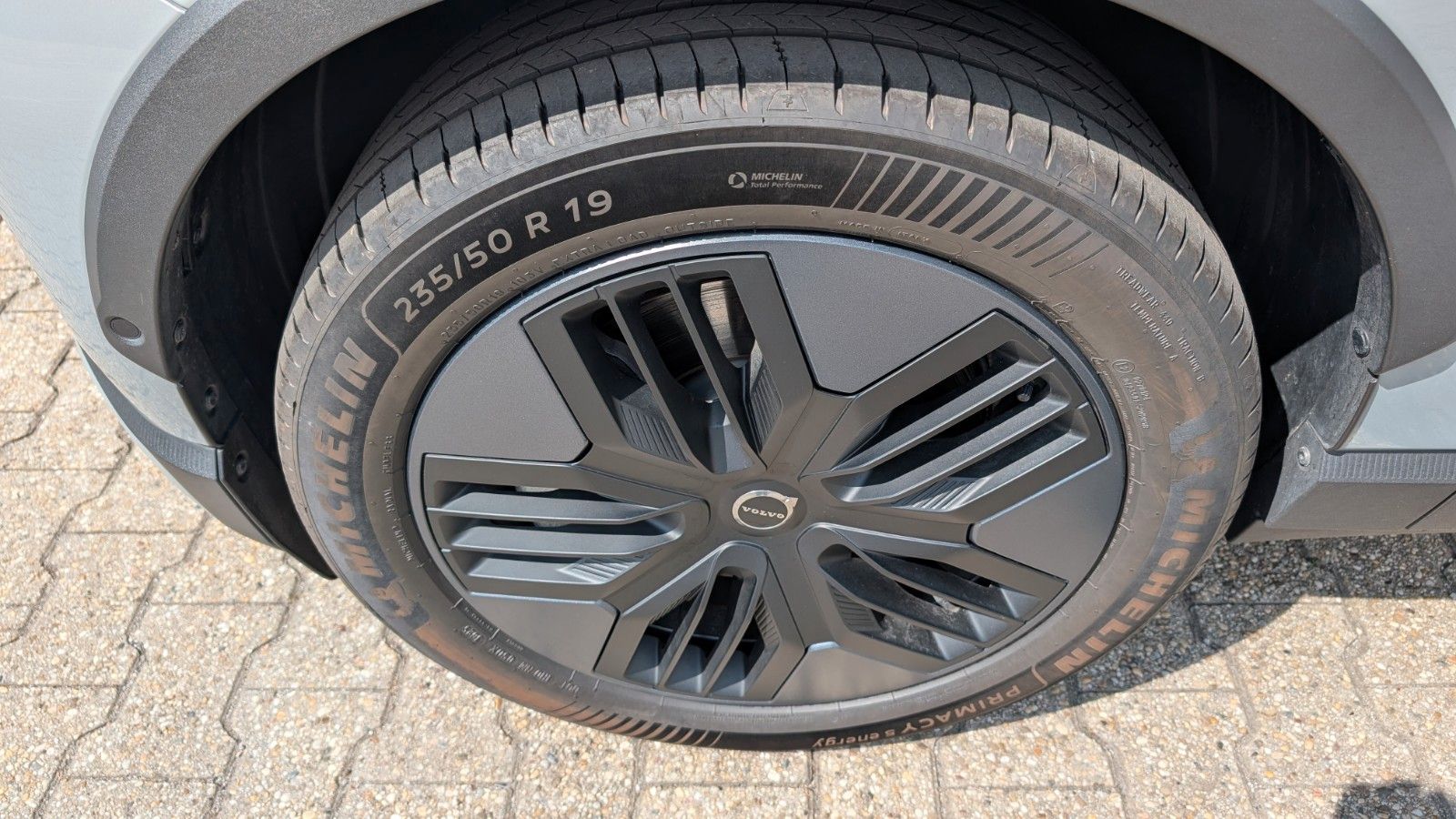 Fahrzeugabbildung Volvo EX30 CC Cross Country AWD | PANO | Performance