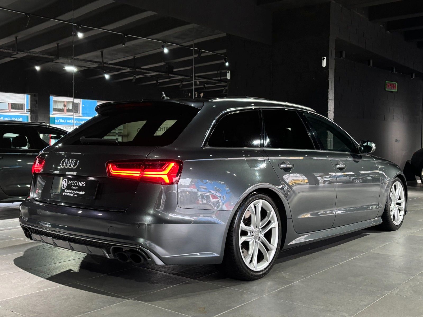 Fahrzeugabbildung Audi S6 Avant 4.0 TFSI *Panorama*Memory*K-Entry