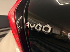 TOYOTA AYGO KLIMAAUTOM ISOFIX 8-FACH FENSTER EL. RADIO