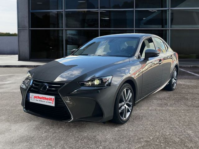 Lexus IS 300h Executive Line