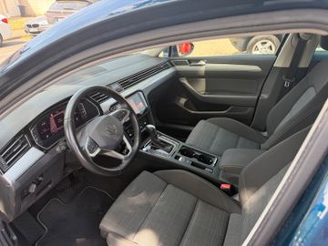 Volkswagen Passat - 12