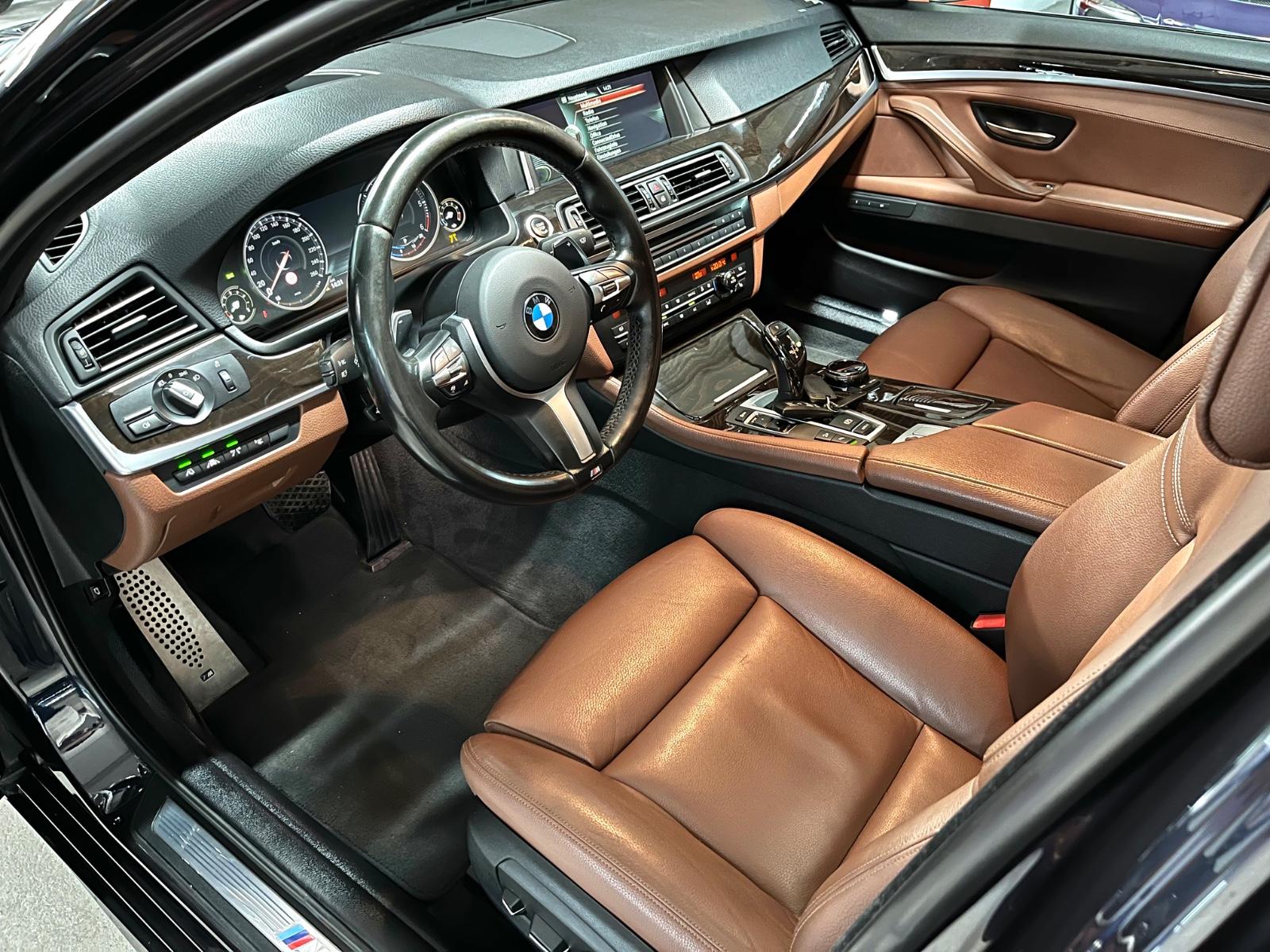 BMW 530d Touring xDrive M-Paket Panorama|Kamera|HUD
