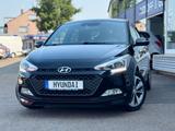 Hyundai i20 1.2 1.HAND/NAVI/CAM/PDC/SHZ/LHZ/GARANTIE - Hyundai i20 in Mannheim