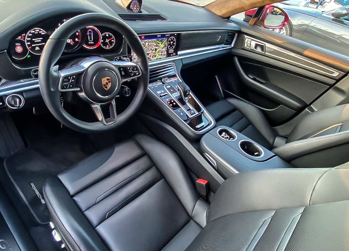 Fahrzeugabbildung Porsche Panamera SportTurismo GTS 4.0 NIGHT VISION ANHZV