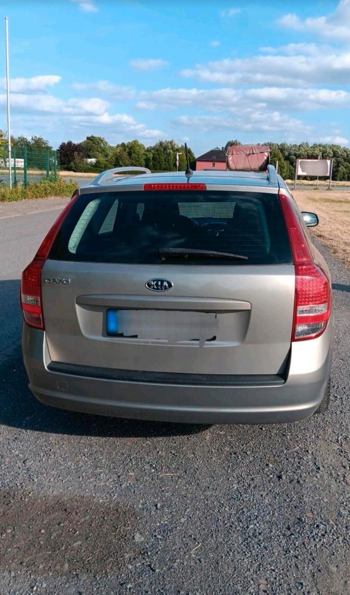 Kia cee'd 2011 — photo 6