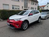 Toyota RAV 4 2,5L Hybrid - Rentnerfahrzeug 1. Hand - Toyota RAV 4 Gebrauchtwagen in Stuttgart
