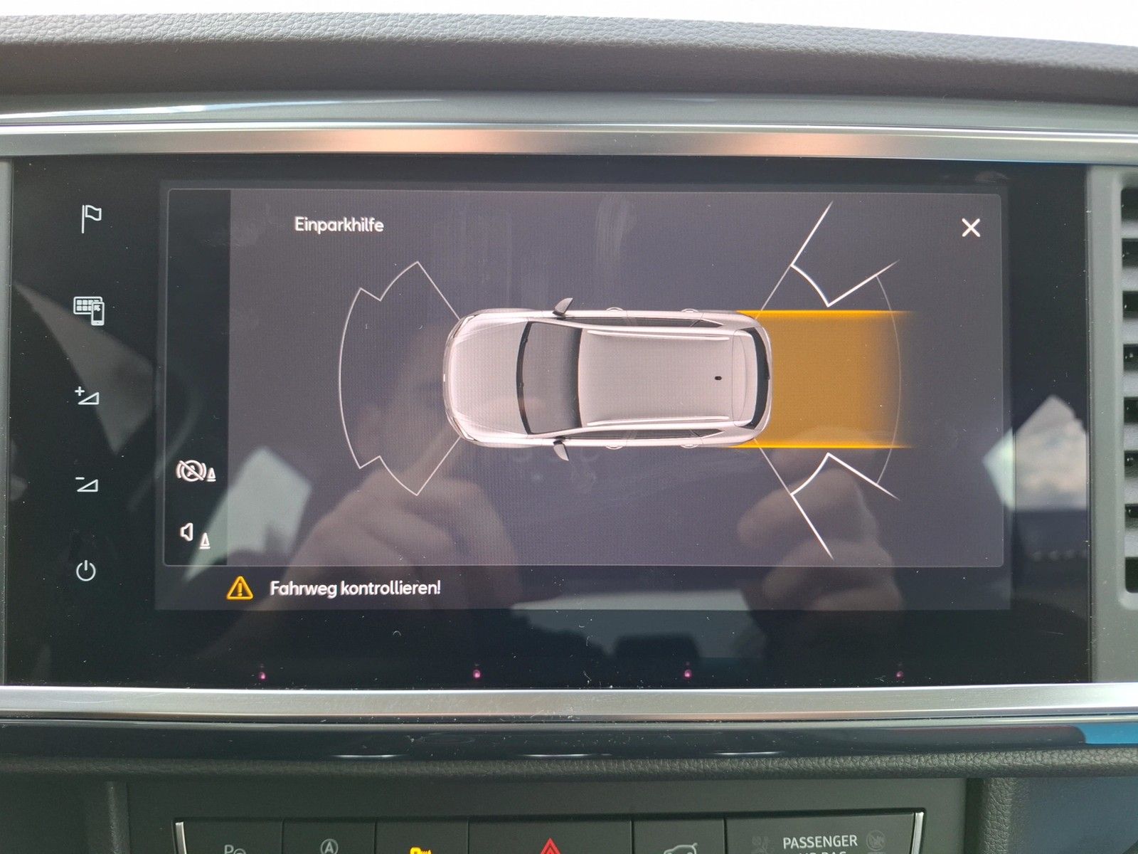 Fahrzeugabbildung SEAT Ateca TSI Style DSG LED Navi AID ACC Park-Assist
