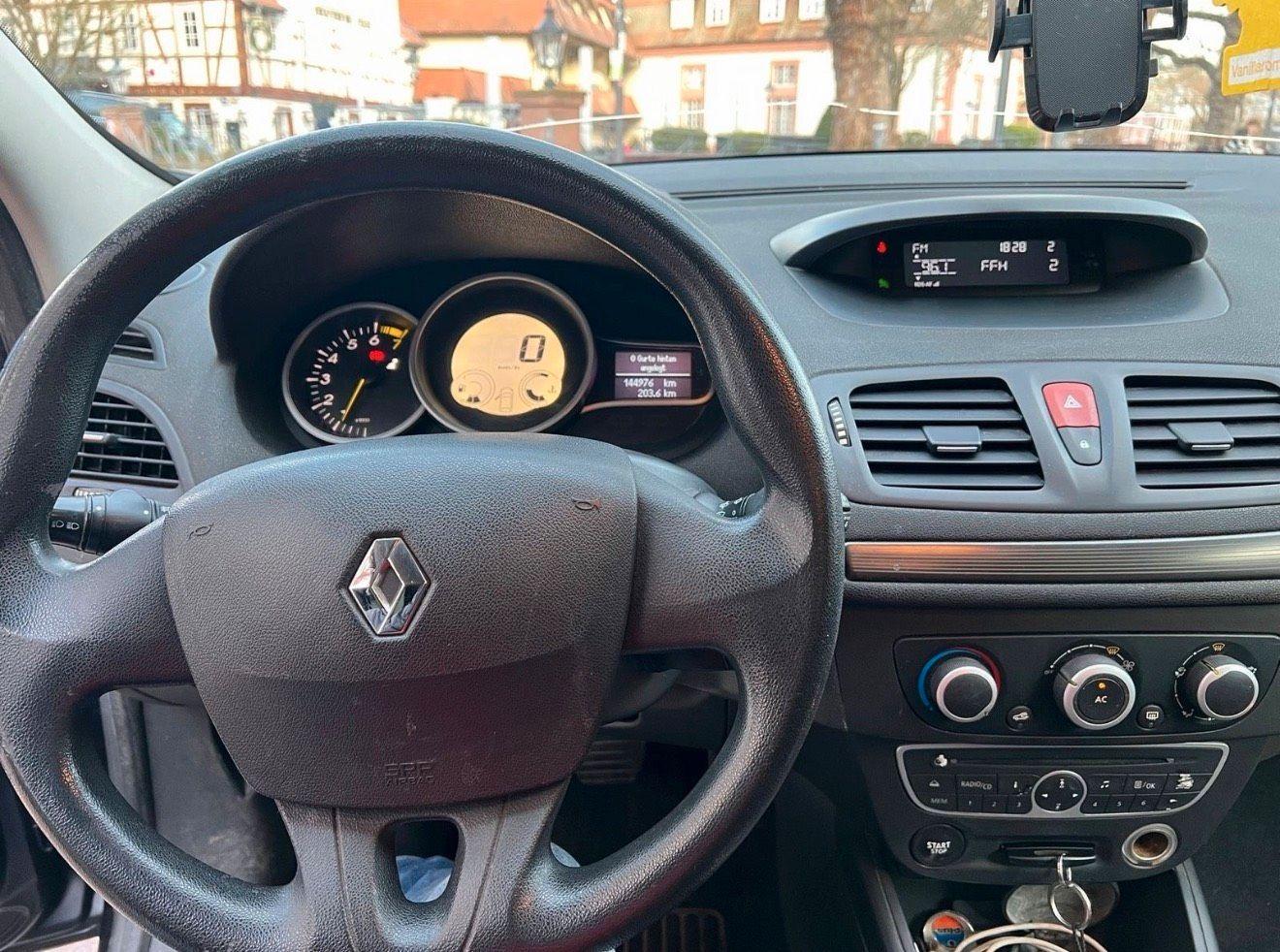 Renault Megane 2010 — photo 5