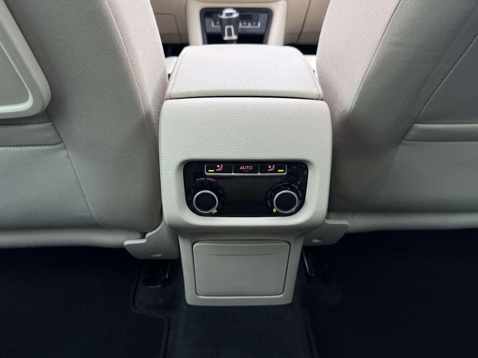 Fahrzeugabbildung SEAT Alhambra 7 Sitzer/Xenon/Navi/DAB/Pano/StandHz...