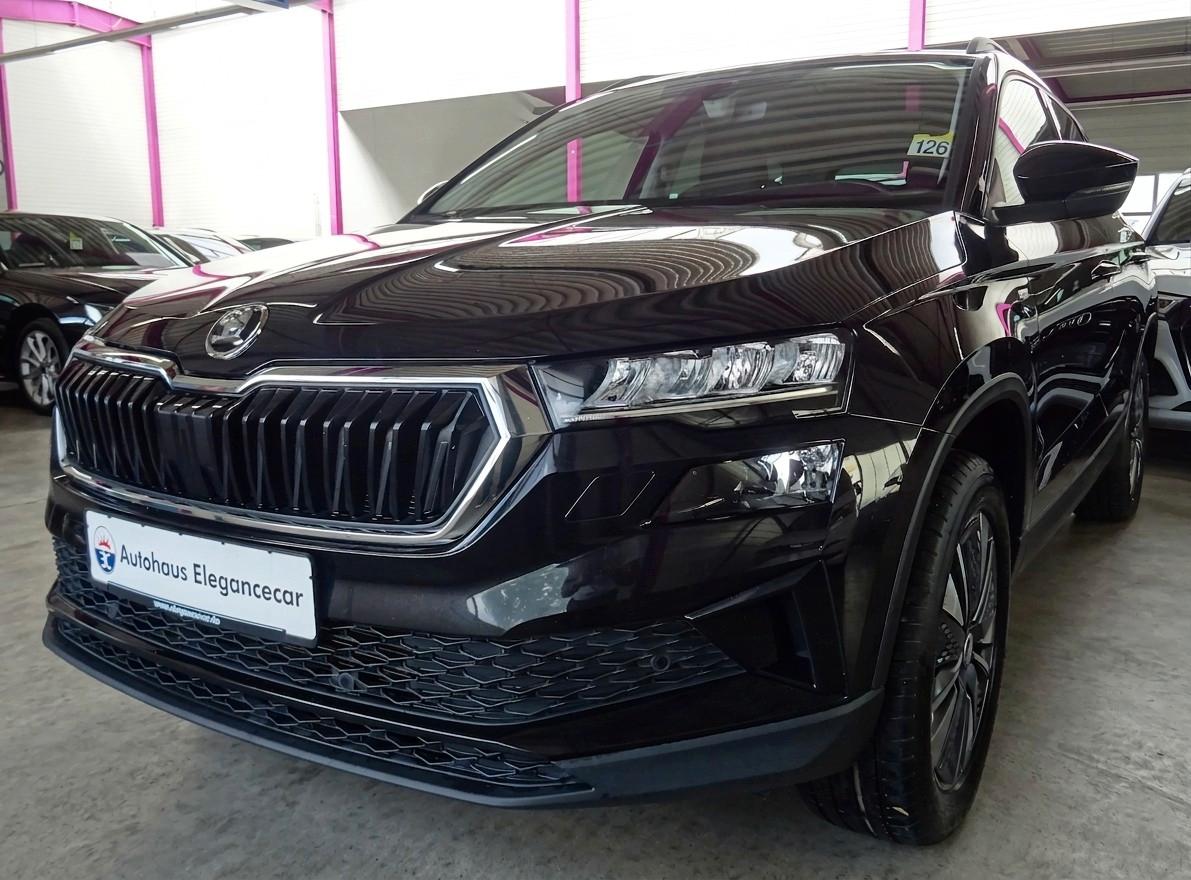 Skoda KAROQ 2.0 TDI 4x4 TOUR*PANO*AHK*ACC*CAM*KEY*LED*