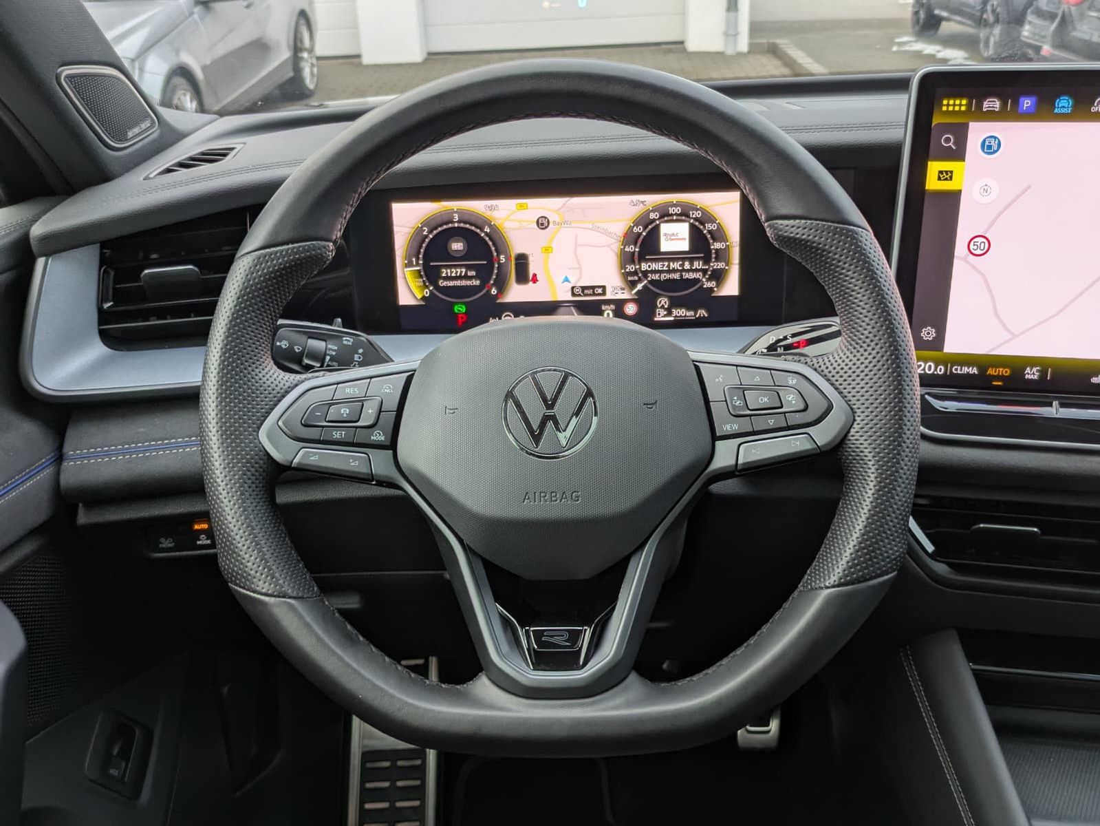 Fahrzeugabbildung Volkswagen Tayron 2.0 TDI 4M R-Line BLACK*7S*IQ-L.*PANO*HUD