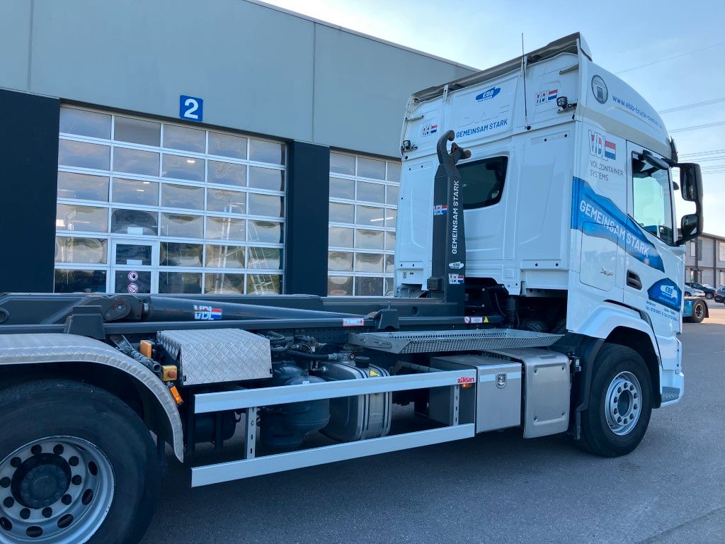 Fahrzeugabbildung DAF FAN XF 480 mit VDL Abrollkipper