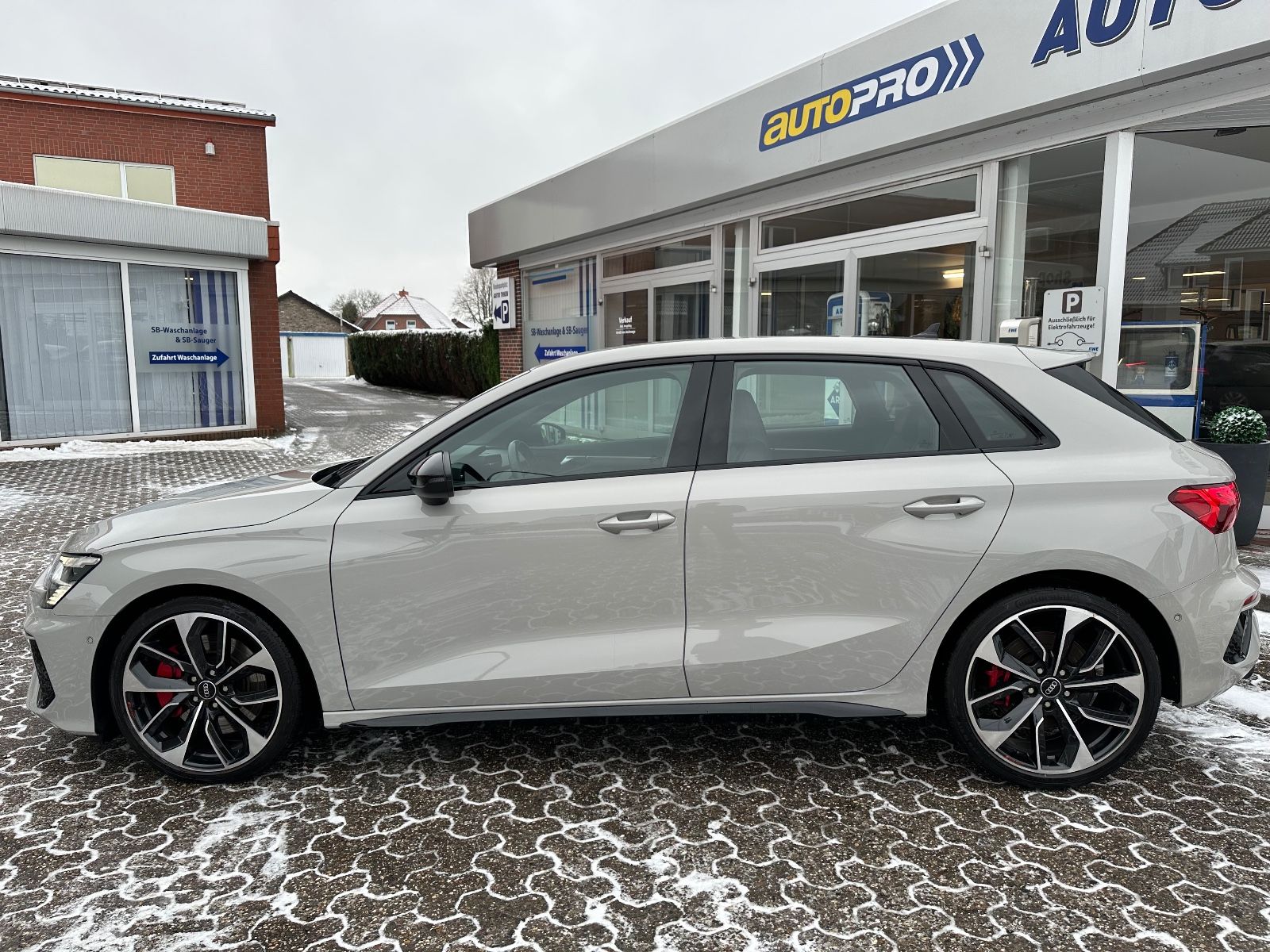 Fahrzeugabbildung Audi S3 Sportback 2.0 TFSI quattro Matrix/Business