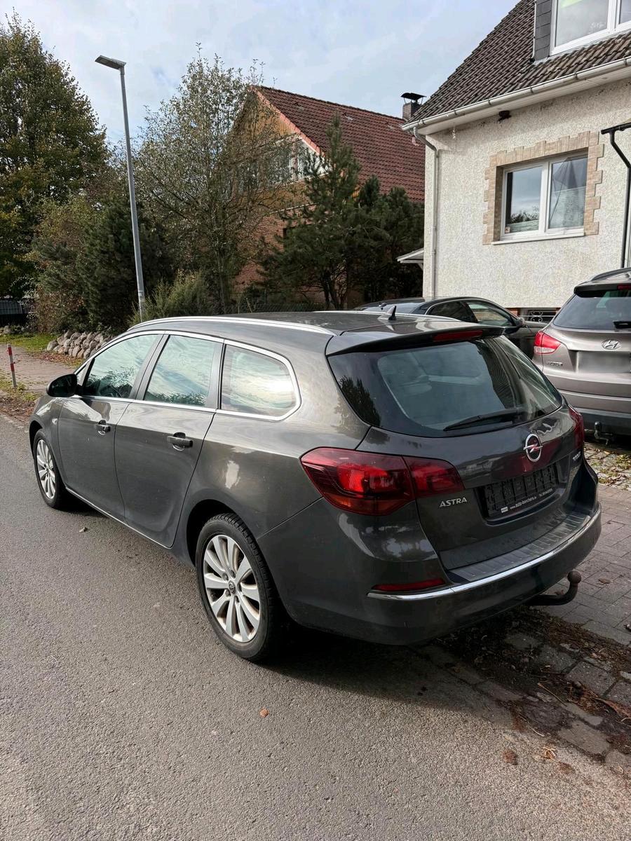 Opel Astra 2015 — engine 136 HP (100kW)