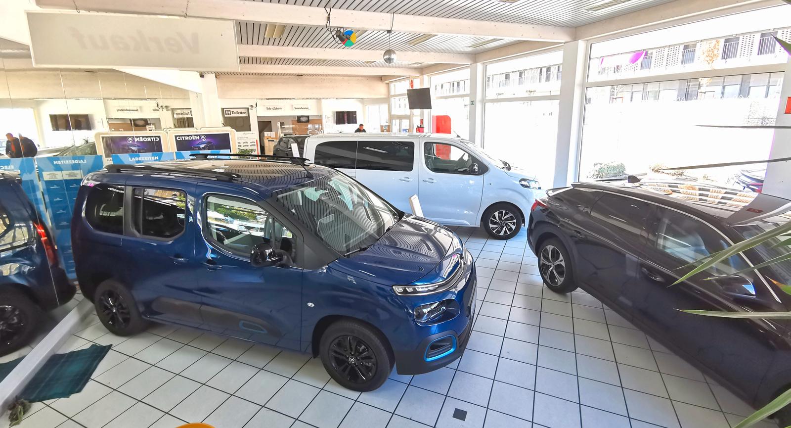 showroom-image-main