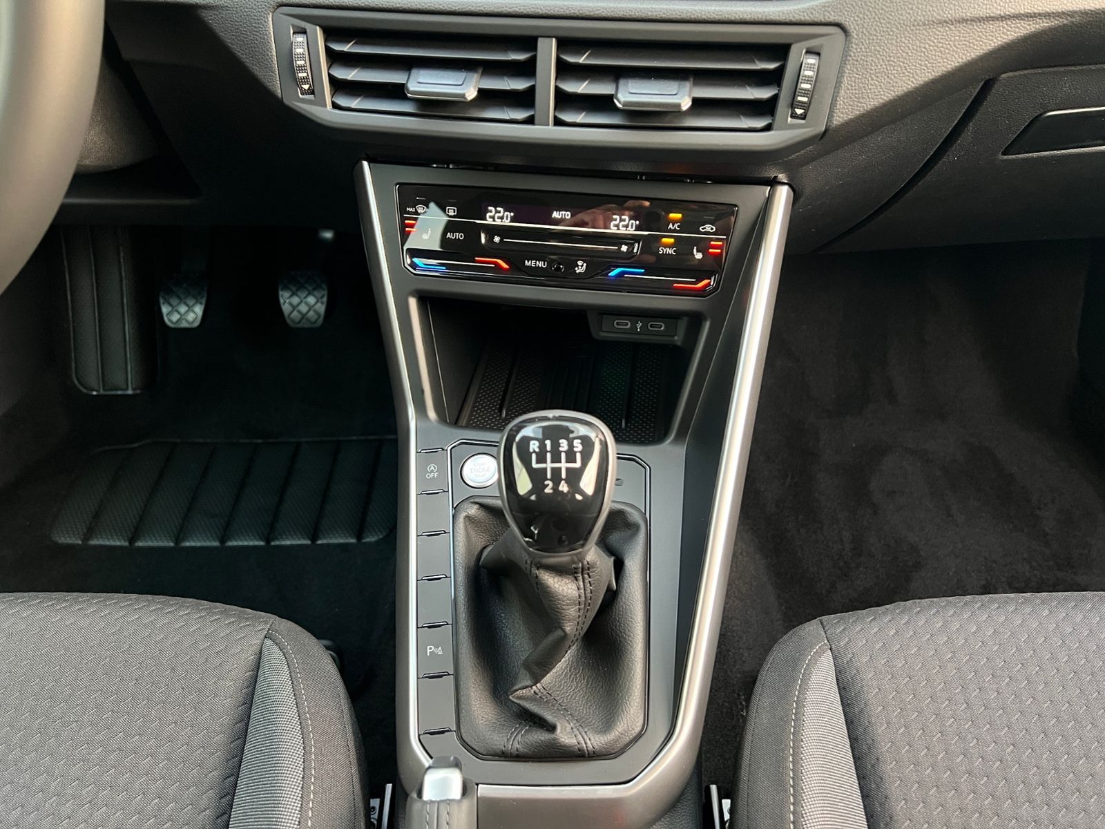 Fahrzeugabbildung Volkswagen Taigo Life 1.0 TSI *IQ.Light, ACC, Ready2Discove