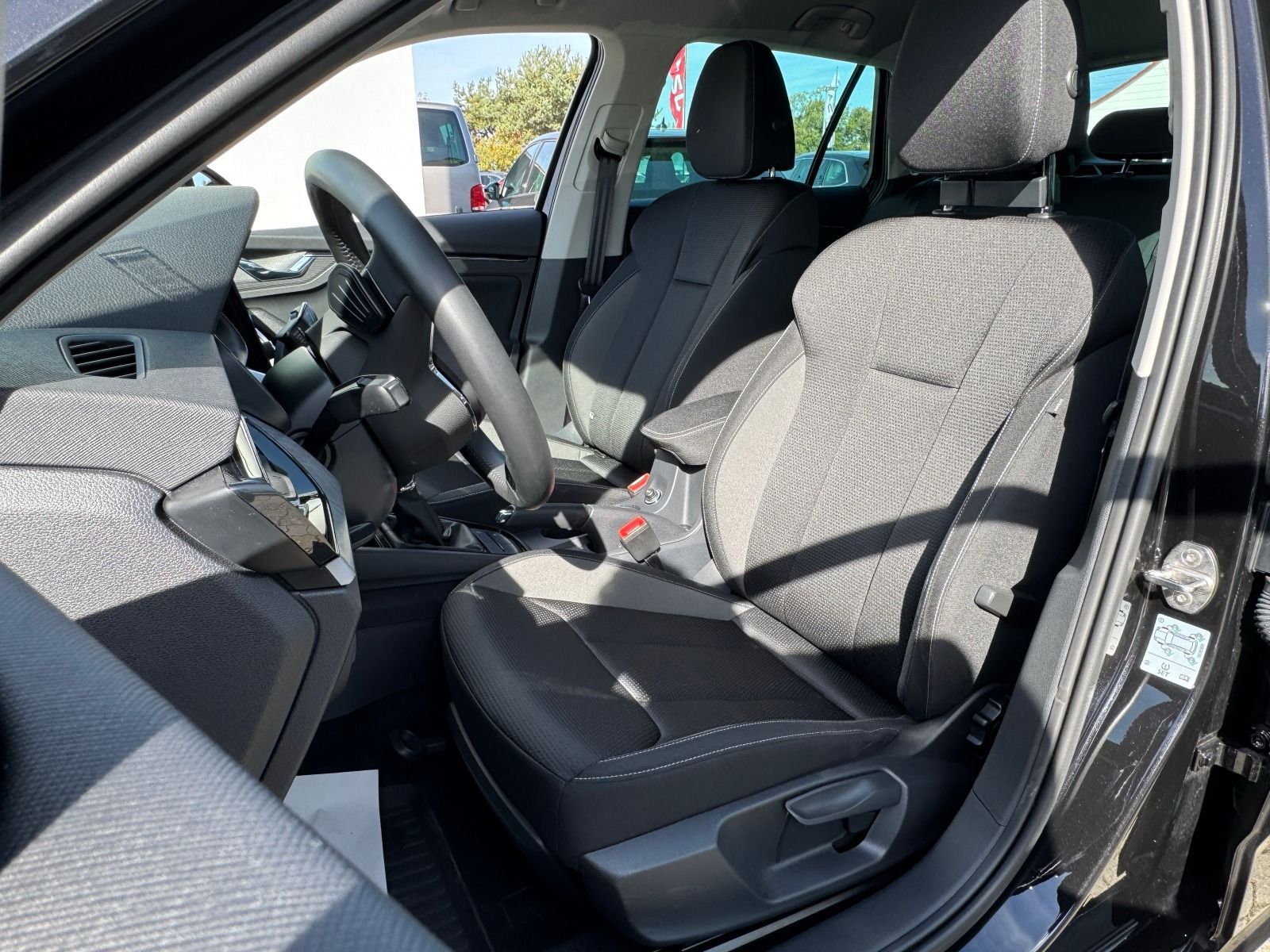Fahrzeugabbildung SKODA Kamiq Tour 110PS DSG*RFK*NAVI*LED*SideAss