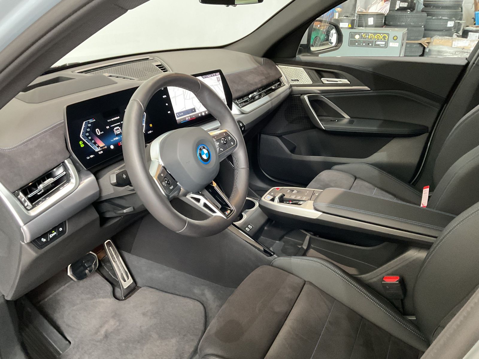 BMW iX2 - Bild 6